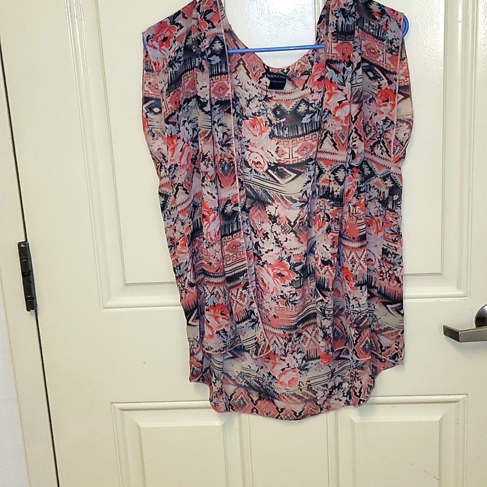 Size: One Size Wet Seal Shaw